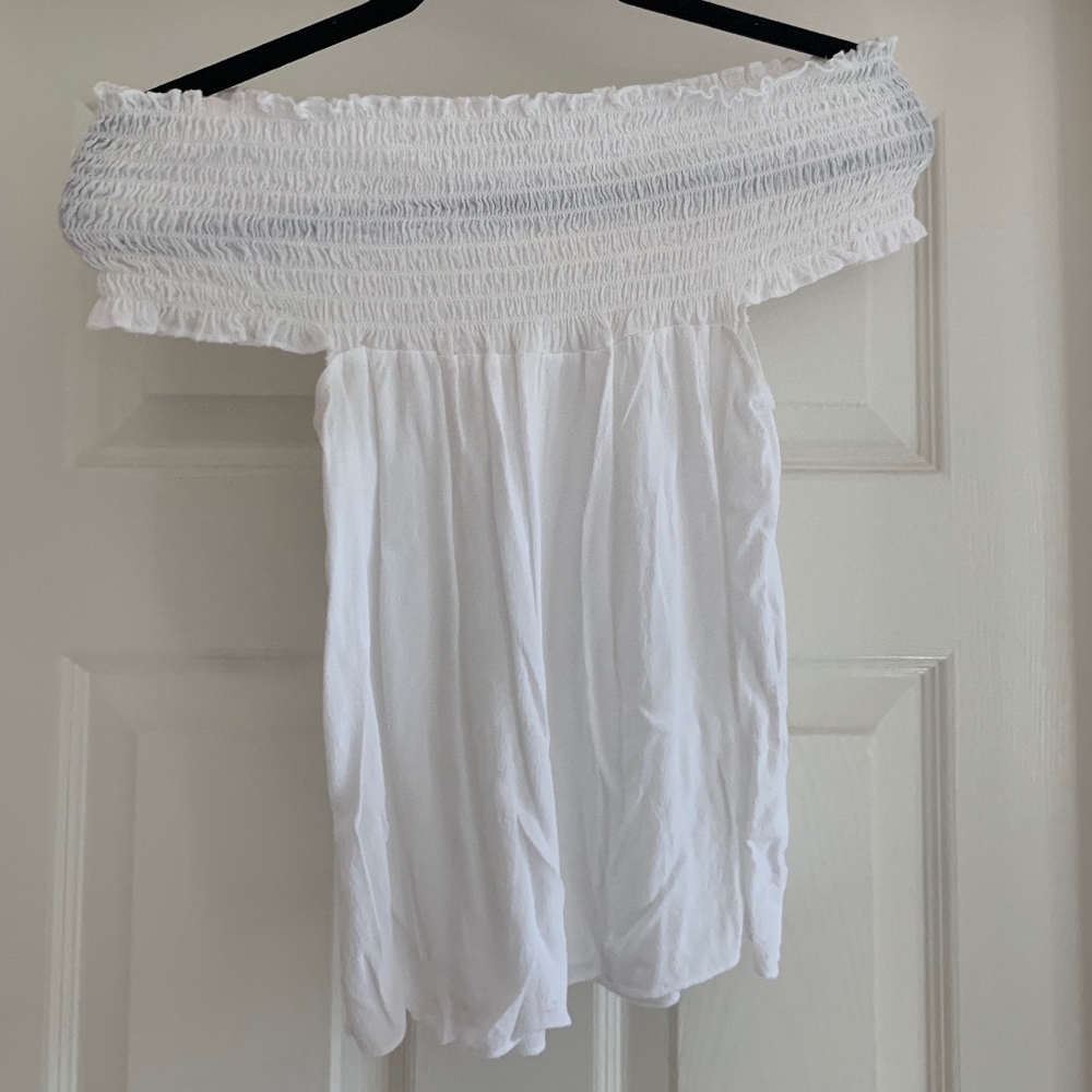 Brandy Melville off the shoulder shirt